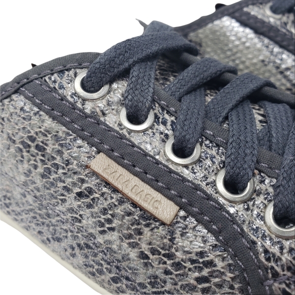 Zara Snakeskin Tennis Shoes Size EU 37  US 6.5 Lace Up Gray Silver Cream Color - Picture 8 of 11